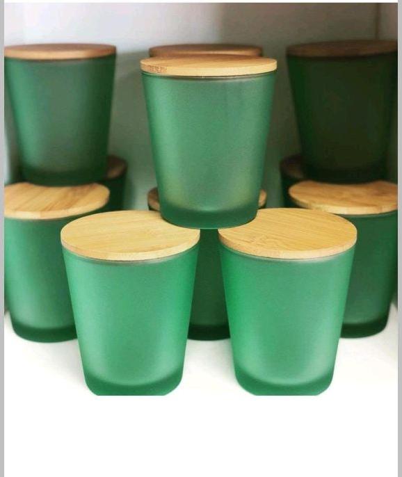 A Wax Studio Big Votive With Wooden Lid Candle (T2CRV3, 140gm)