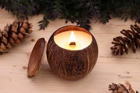 A Wax Studio Coconut Shell Container With Wooden Lid (up to 55hrs)